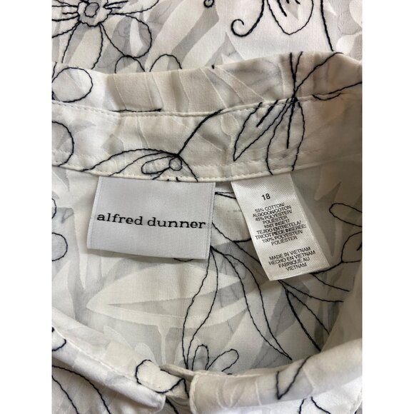 Alfred Dunner Sheer Button Up Blouse 18 Floral White Black Cottagecore Office - Picture 3 of 6